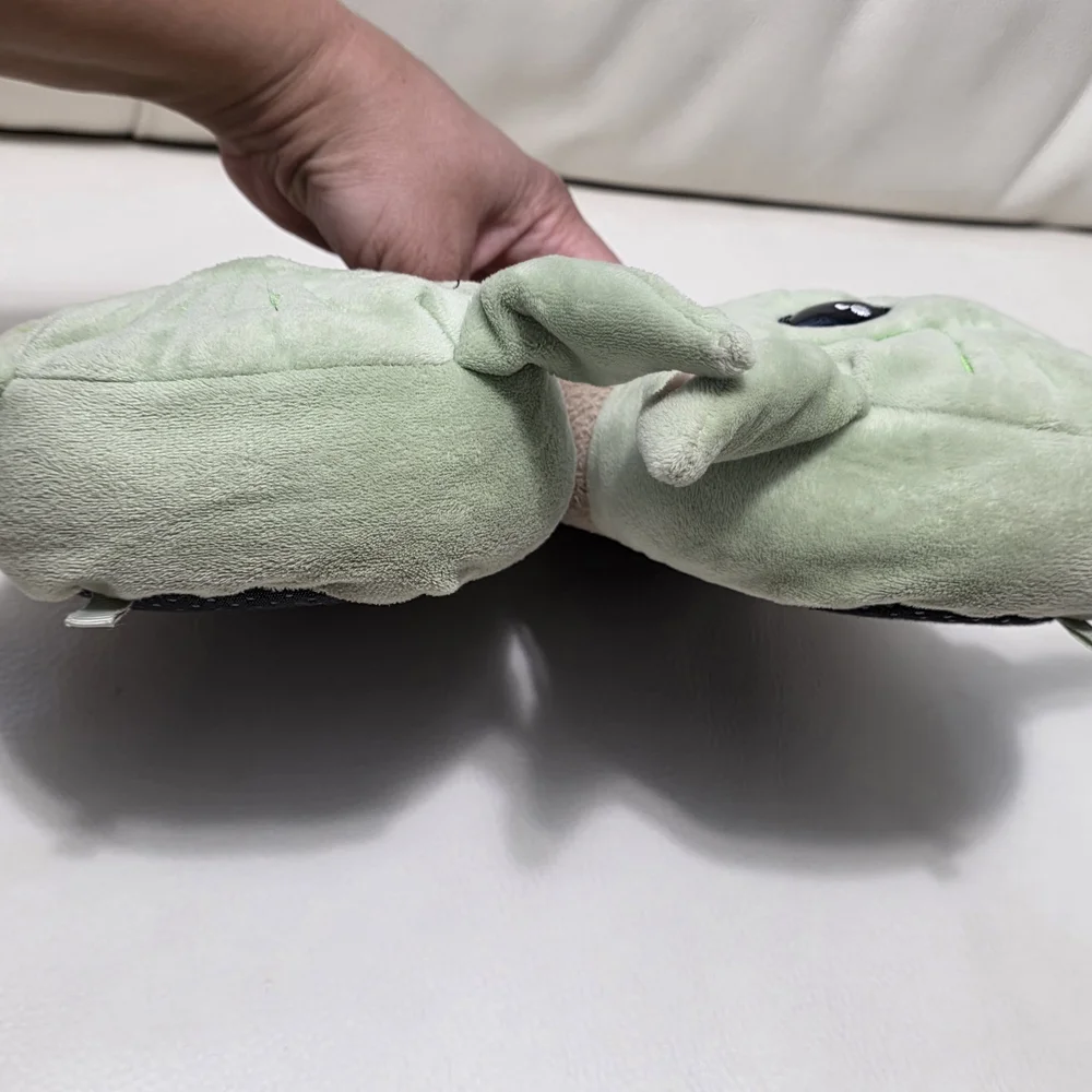 The Mandalorian Child Plush Green Baby Yoda Character Slippers Size 13/1 Youth
